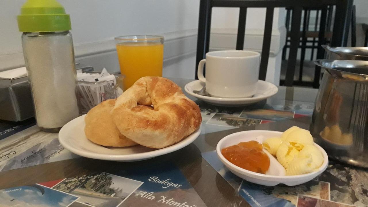 Hotel Necochea Mendoza Eksteriør billede
